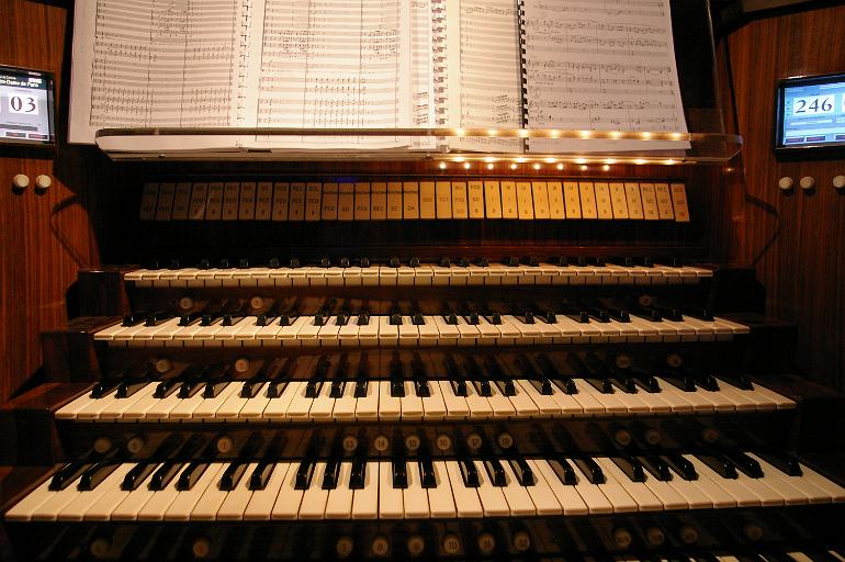 033 - Console.JPG